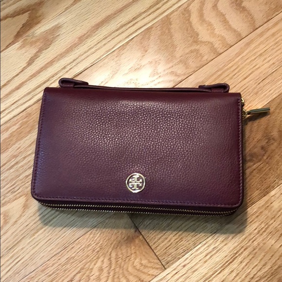 Tory Burch Handbags - TEMPORARY PRICE DROP- BRAND NEW Tory Burch Clutch